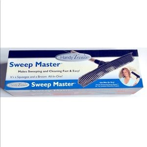 NEW Rubber Broom & Squeege SWEEP MASTER No Scratch Black Extends to 40”